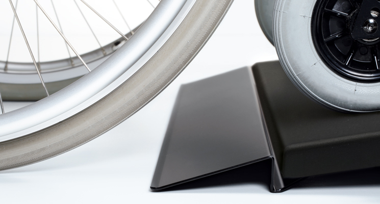 seca 677 - Integrationsfähige Rollstuhlwaage mit Geländer #3